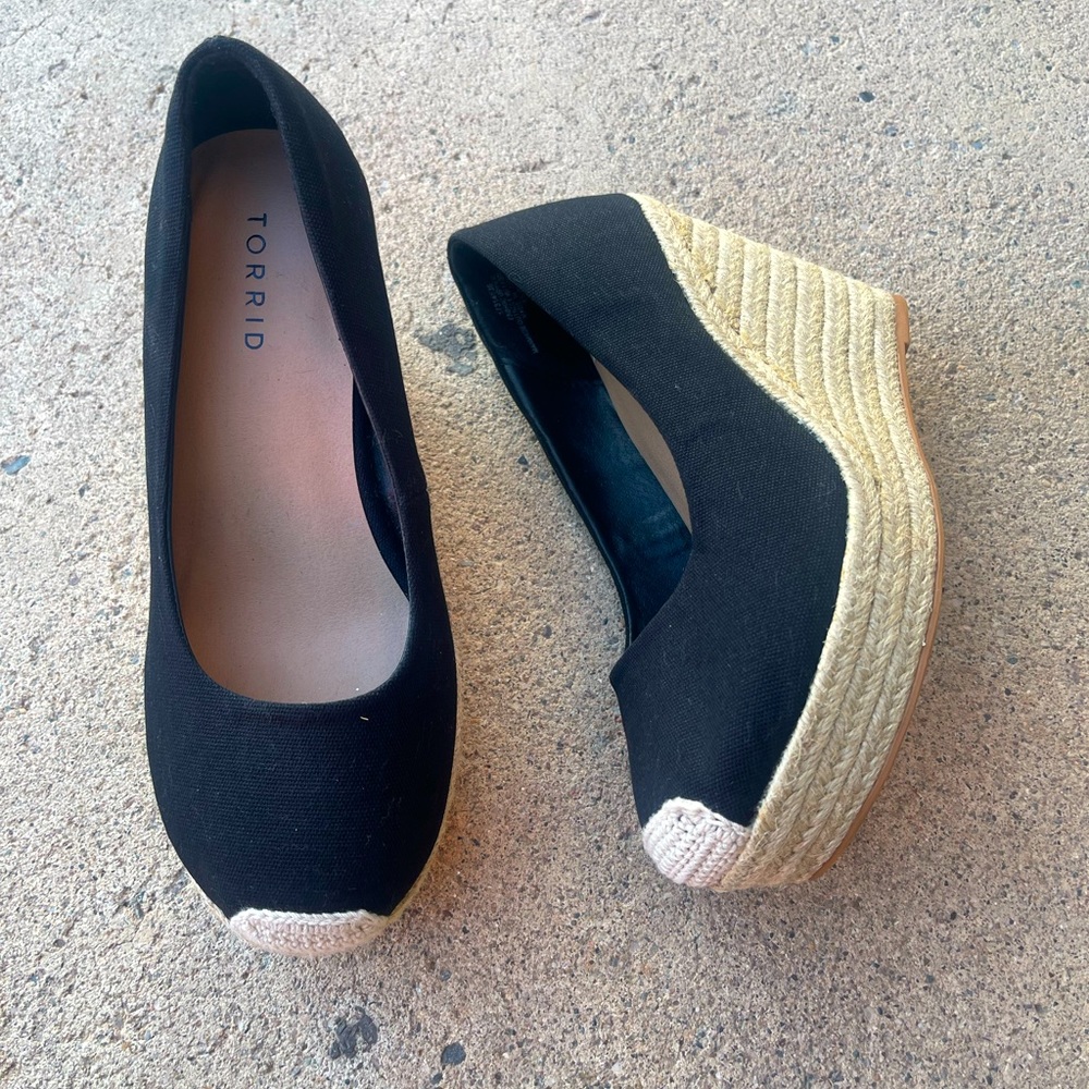 torrid Black Canvas Espadrille Wedges with Natural Rope Platform